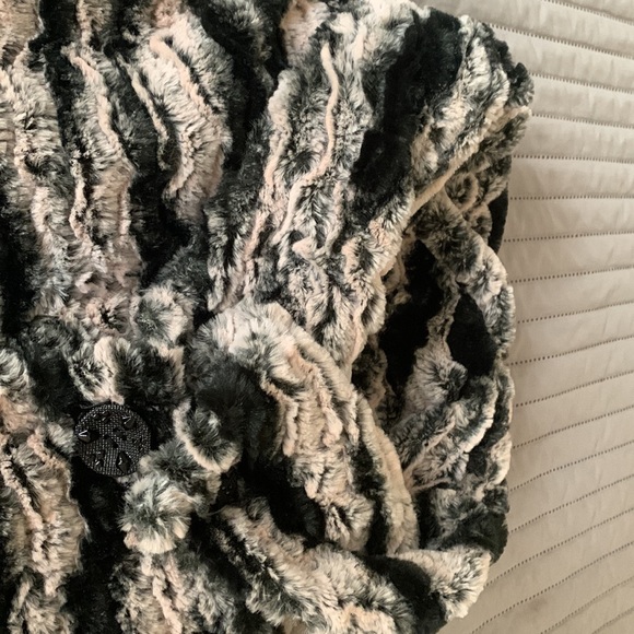 Vest / cardigan/ jacket New faux fur - Picture 2 of 10